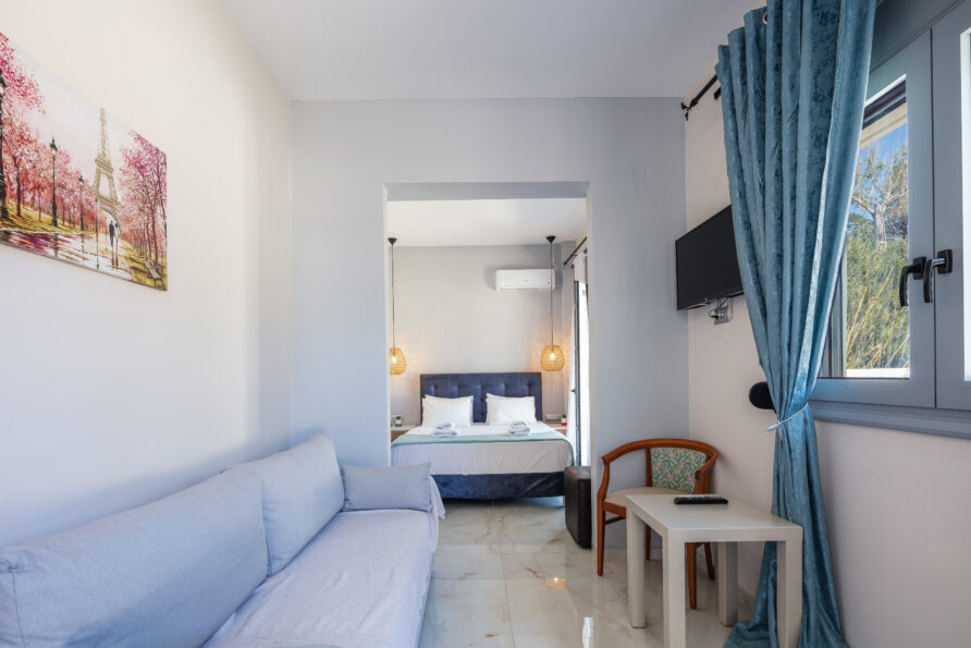 Hotel Iosifina 3, 80 metres from Episkopi Beach!